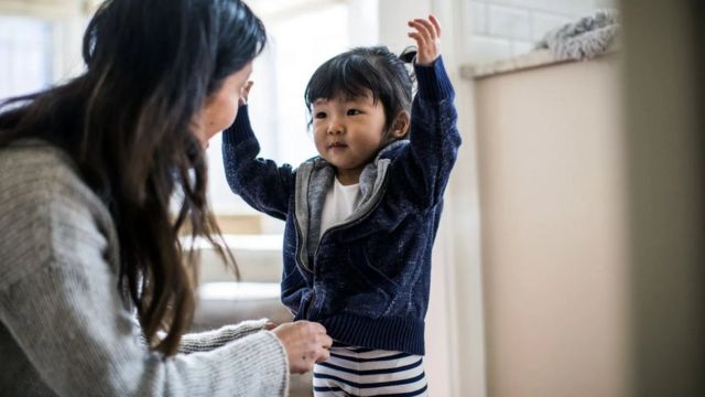 家务分配与性别平等：“思虑万千”让妈妈们心力交瘁